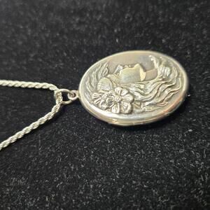 Vintage Sterling Silver Art Nouveau Lady Portrait Oval Locket Italy Long Chain